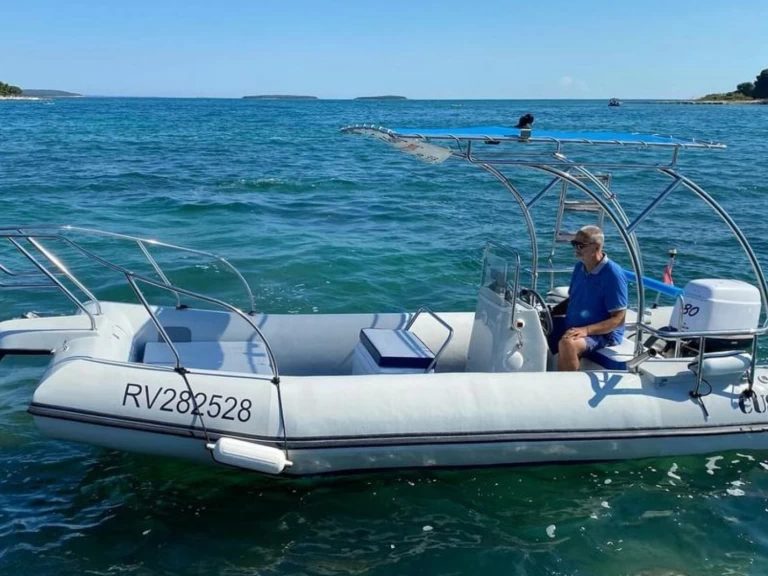 Wynajem Motorówka Prestige z patentem 