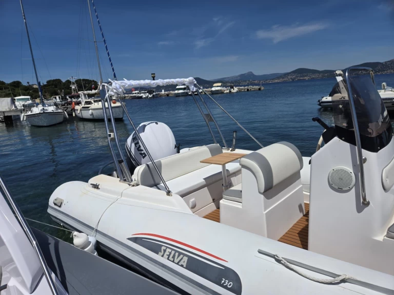 Wynajmij Łódż półsztywna z lub bez skippera Selva w Giens