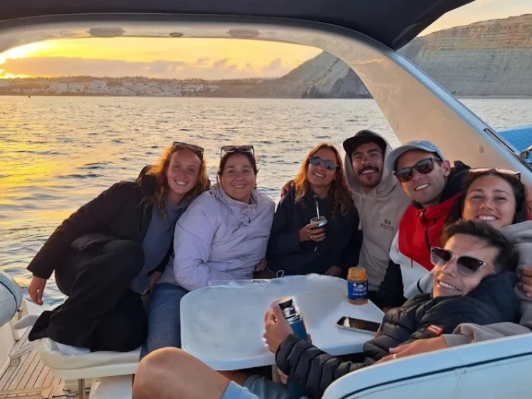 Fairline Targa 30 między profesjonalistami a osobami prywatnymi w Lagos