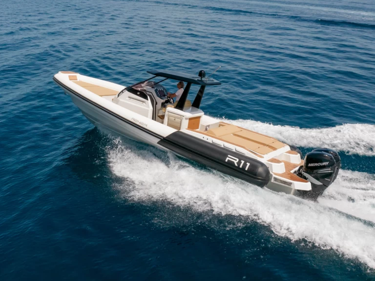 Renier R11 między profesjonalistami a osobami prywatnymi w Taormina