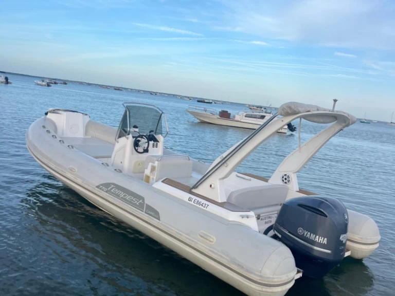 Wynajmij Łódż półsztywna z lub bez skippera Capelli w Lège-Cap-Ferret