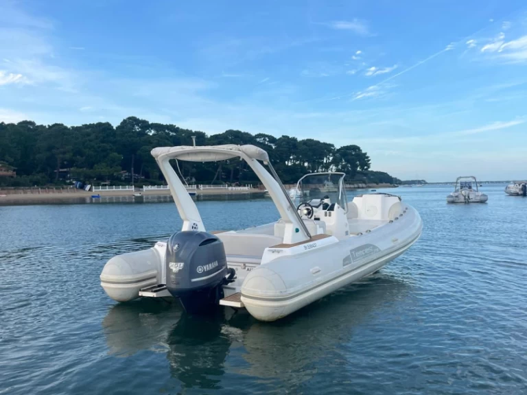 Łódż półsztywna do wynajmu w Lège-Cap-Ferret w najlepszej cenie