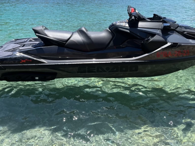 Wynajmij Jet ski z lub bez skippera Sea-Doo w Santa Eularia des Riu