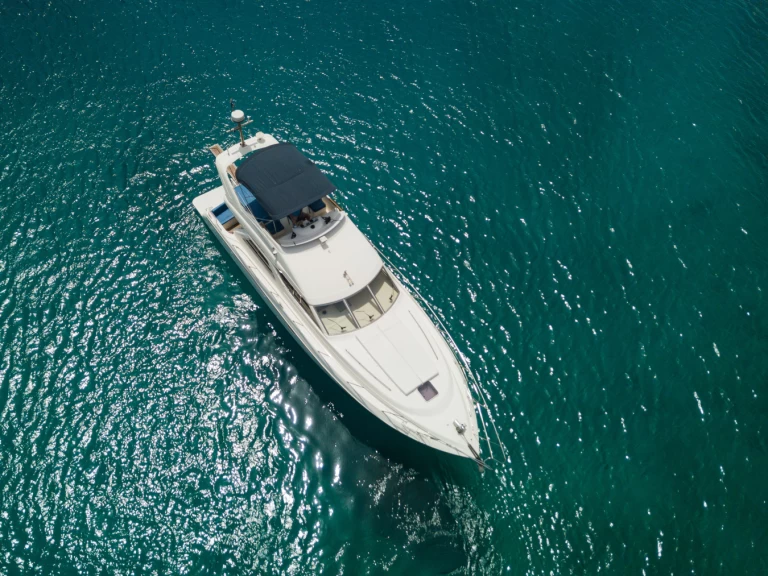 Wynajem Motorówka Princess z patentem 