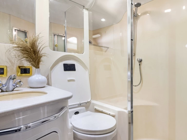 Wynajem łodzi Miami tanio Sea Ray 550 Sedan Bridge