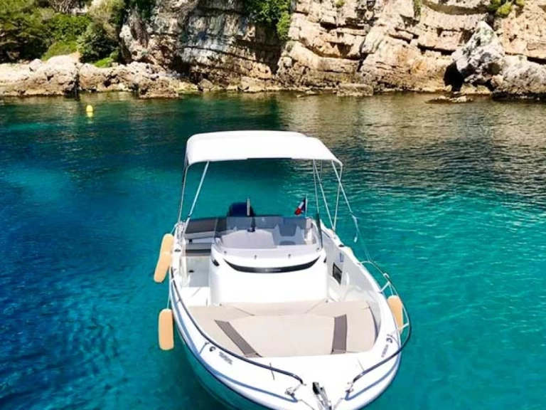 Wynajem w Antibes- Jeanneau Cap Camarat 6.5 Style na SamBoat