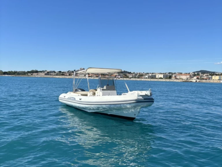Wynajem łodzi Capelli Tempest 775 w Antibes na SamBoat 