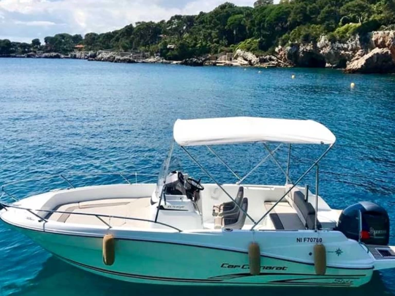 Wynajem Motorówka Jeanneau z patentem 