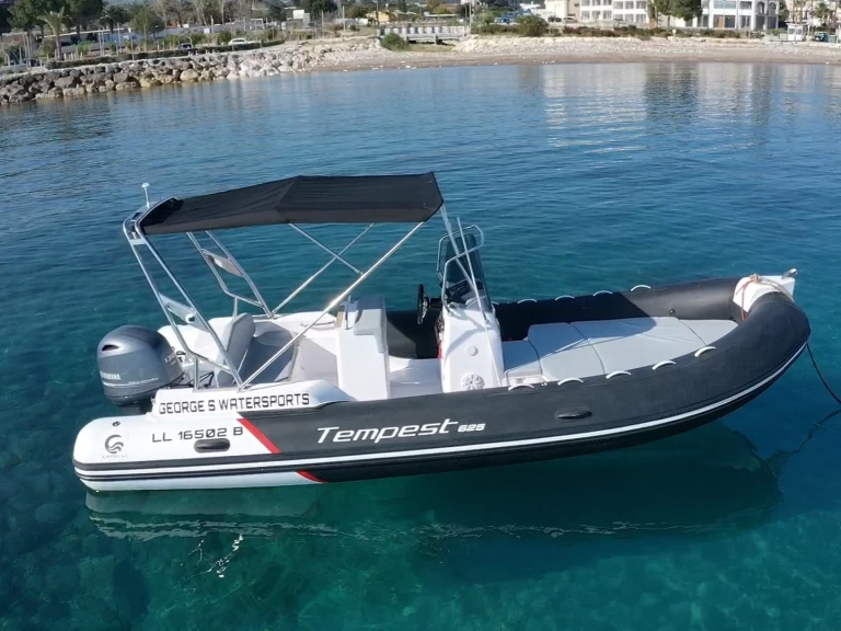 Wynajmij Capelli Tempest 625 Easy w Latchi