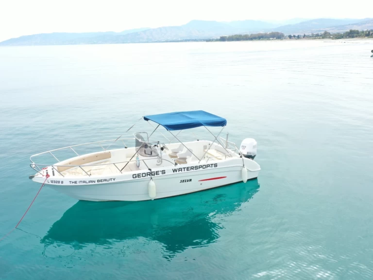 Motorówka do wynajmu w Latchi w najlepszej cenie