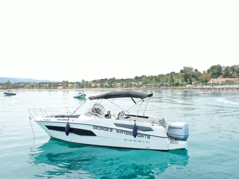 Wynajmij Karnic KARNIC 701 SL w Latchi