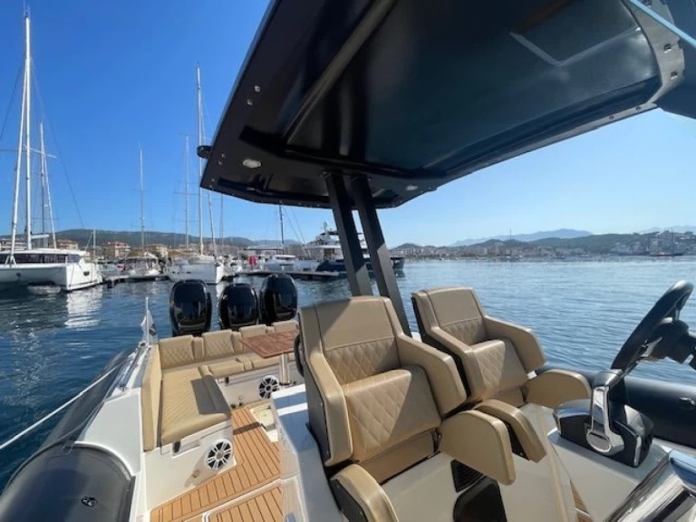 Wynajem Łódż półsztywna Northstar z patentem 