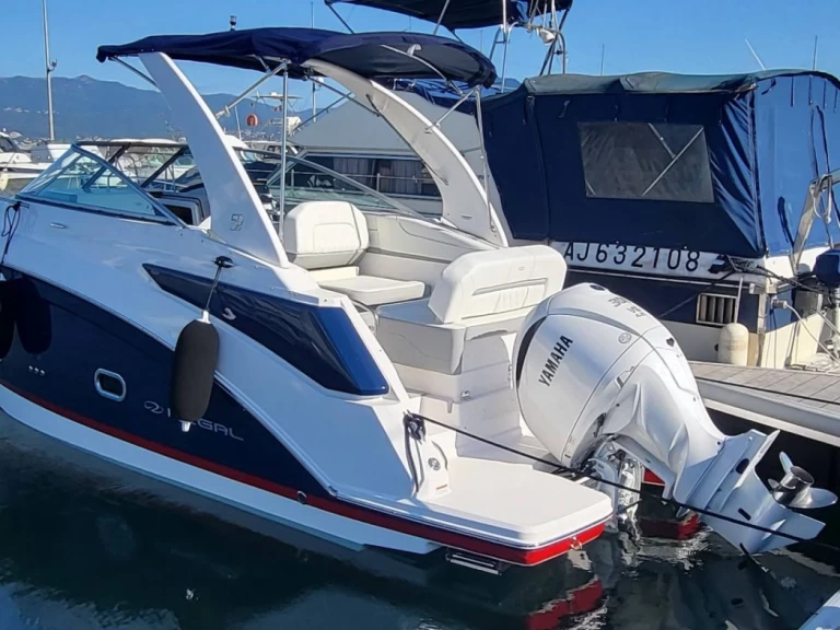 Régal REGAL 26 XO między profesjonalistami a osobami prywatnymi w Porticcio