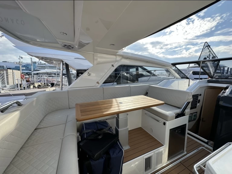 Wynajmij Motorówka z lub bez skippera Parker w Marine de Sant'Ambrogio