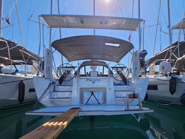 Wynajem łodzi Dufour Dufour 44 w Kastel Gomilica na SamBoat 