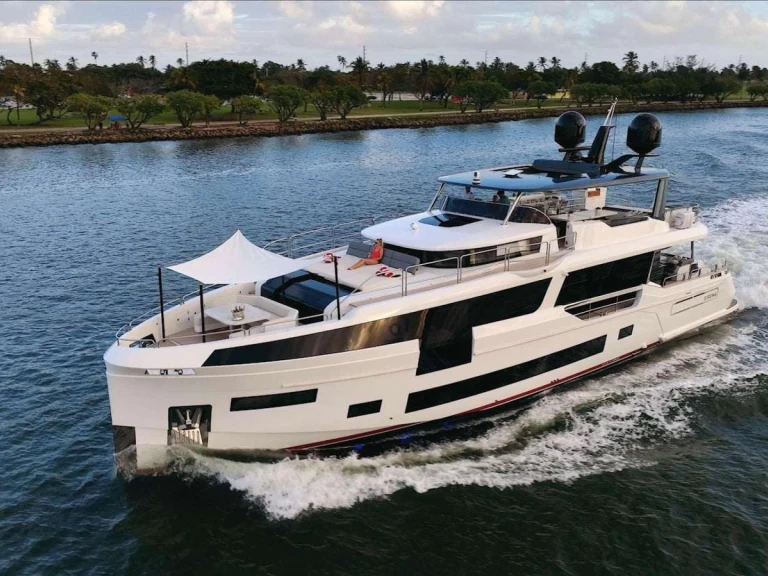 Wynajmij Selene Olympus w Miami