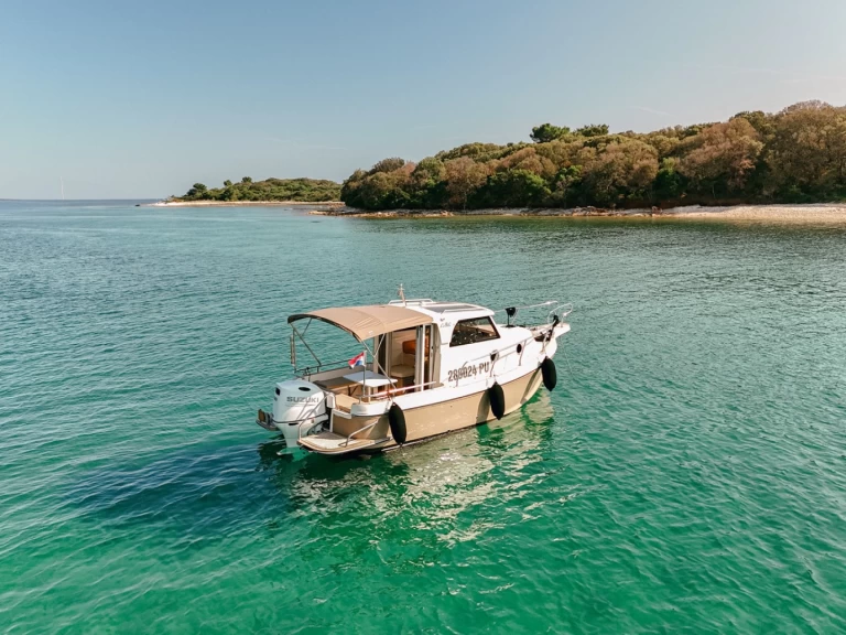 Wynajmij Leidi Leidi 660 w Pula