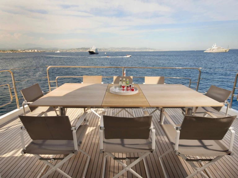 Wynajem Luksusowy jacht w Saint-Raphael - MonteCarloYachts Esmeralda of the Seas