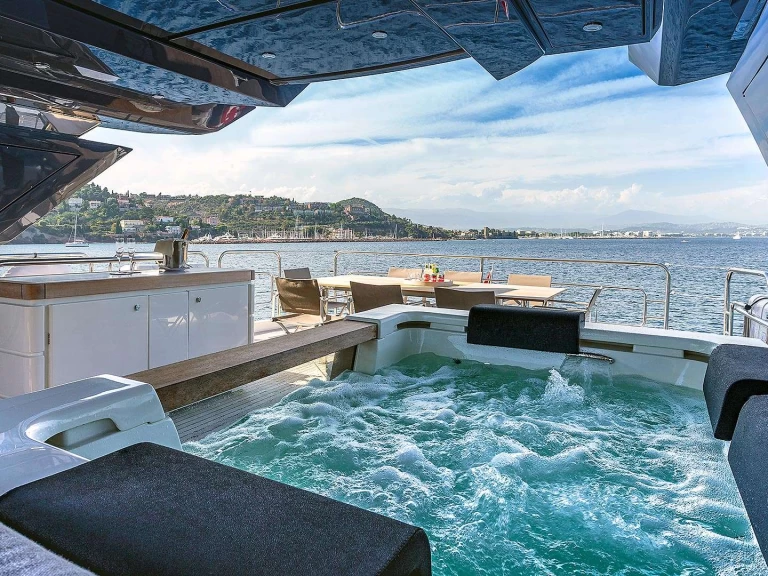 Wynajem łodzi MonteCarloYachts Esmeralda of the Seas w Saint-Raphael na SamBoat 