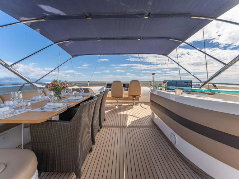 Wynajem w Antibes- Princess, UK BLUE EYES na SamBoat