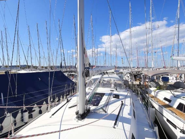 Wynajem Żaglowiec Bavaria z patentem 