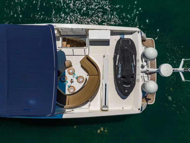 Wynajmij Luksusowy jacht z lub bez skippera Ferretti w Miami