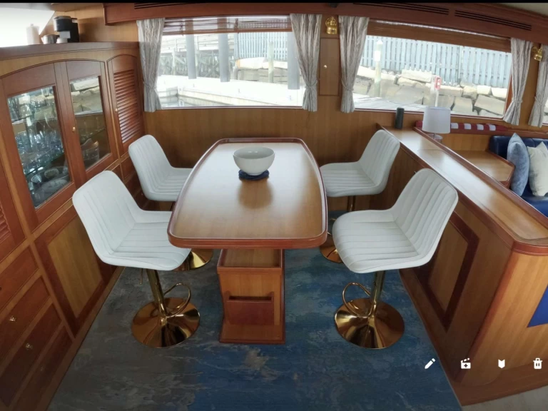 Wynajmij Marlow What's Next w Newport