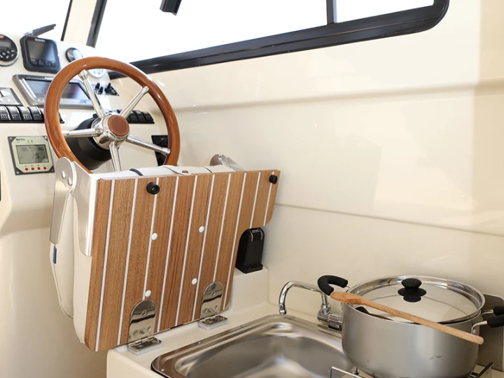 Wynajem Motorówka Leidi z patentem 