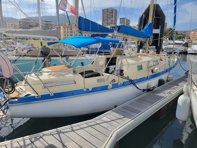 Wynajem Żaglowiec Amel z patentem 