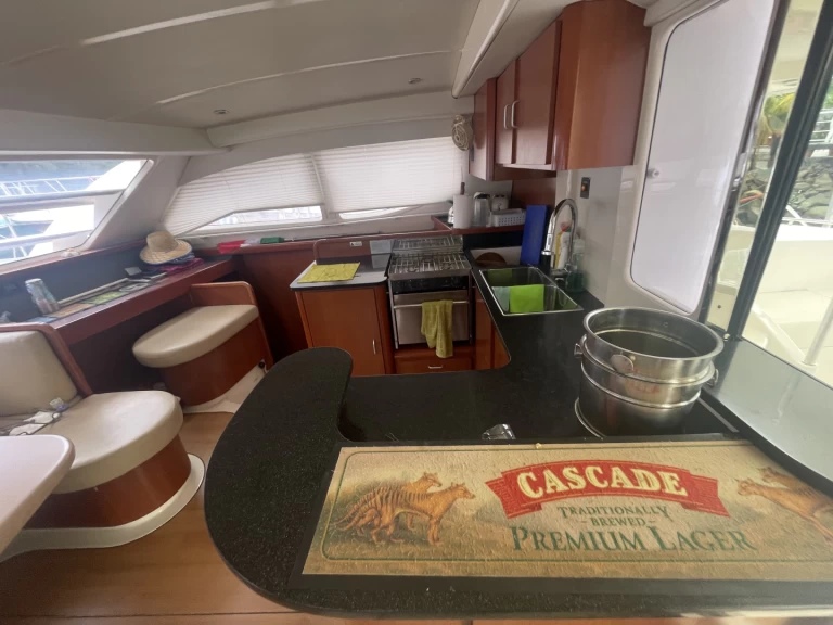 Wynajmij Motorówka z lub bez skippera Foot print  w Victoria