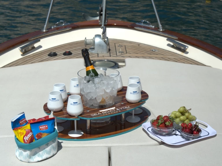 Wynajem Motorówka VD INGENITO z patentem 