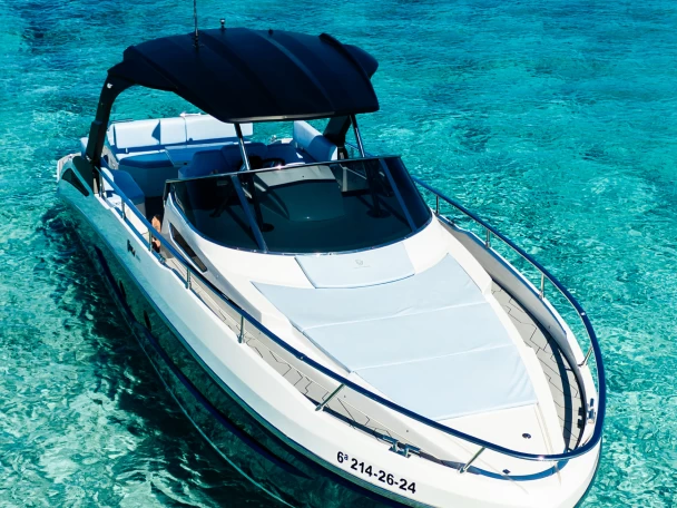 FIM 340 między profesjonalistami a osobami prywatnymi w Ibiza Magna