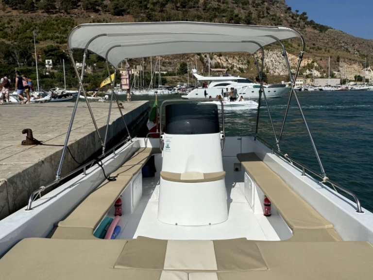 Wynajmij LIVER Open 860 w Castellammare del Golfo