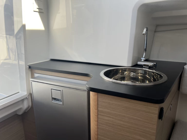 Wynajmij Jeanneau Cap Camarat 755 WA w Les Issambres