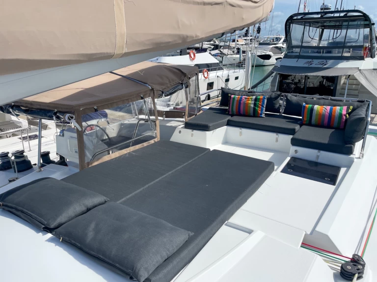 Fountaine Pajot Saona 47 między profesjonalistami a osobami prywatnymi w Phuket (City)