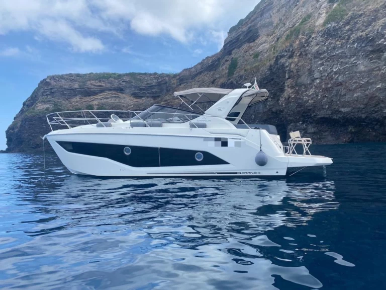 Cranchi Z 35 między profesjonalistami a osobami prywatnymi w Nettuno