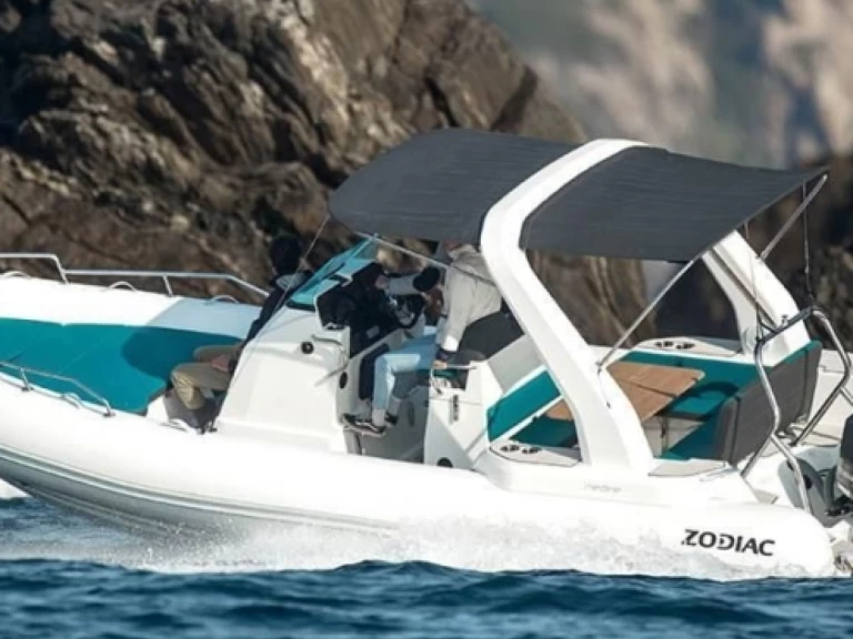 Wynajem Łódż półsztywna zodia z patentem 