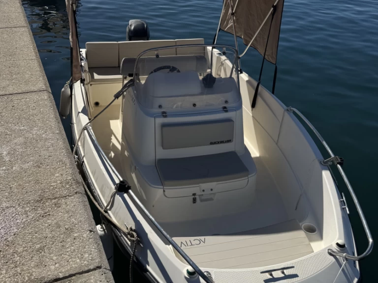 Wynajem Motorówka Quicksilver z patentem 