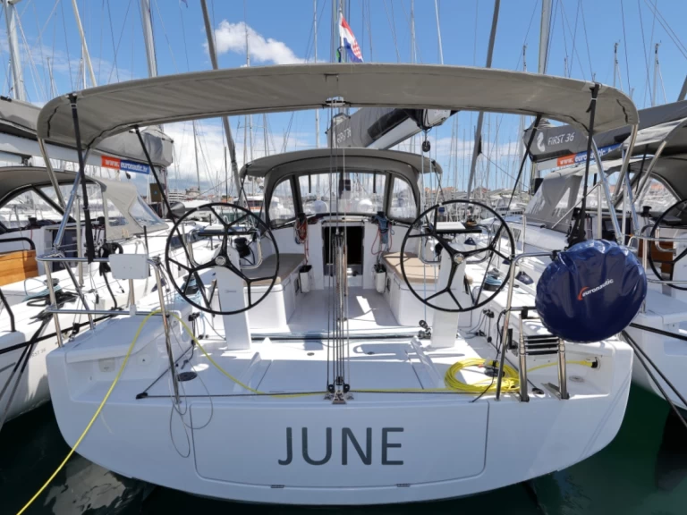 Bénéteau First 36 między profesjonalistami a osobami prywatnymi w Biograd na Moru
