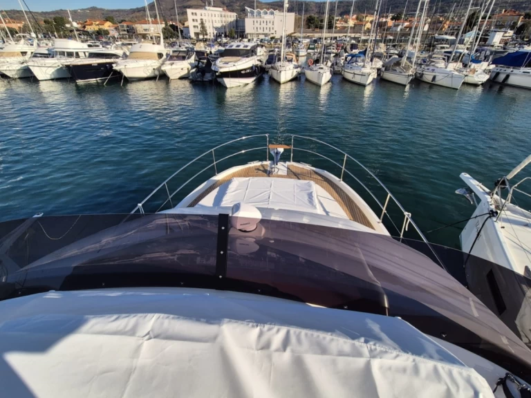 Wynajmij Bénéteau Swift Trawler 41 w Pirovac