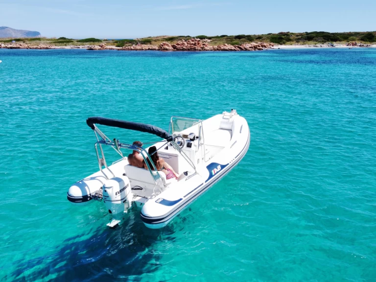 Łódż półsztywna do wynajmu w Porto San Paolo w najlepszej cenie