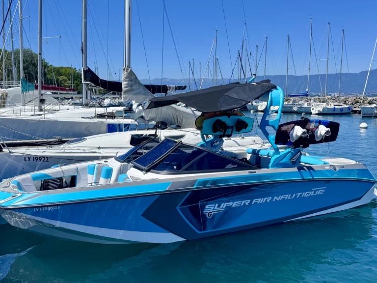 Wynajmij NAUTIQUE BOAT COMPANY SUPER AIR NAUTIQUE G23 w Yvoire