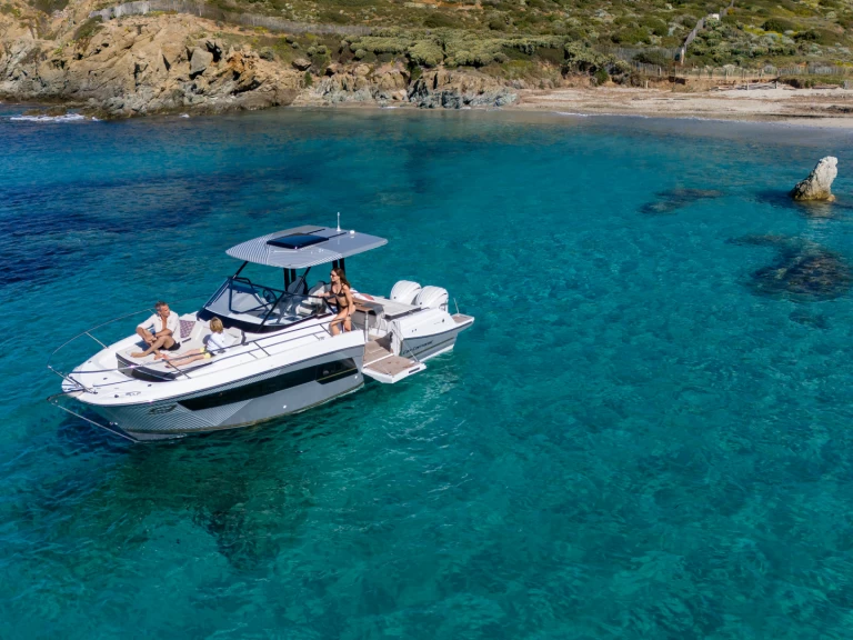 Wynajmij Jeanneau Cap Camarat 9,0 WA w Hyeres