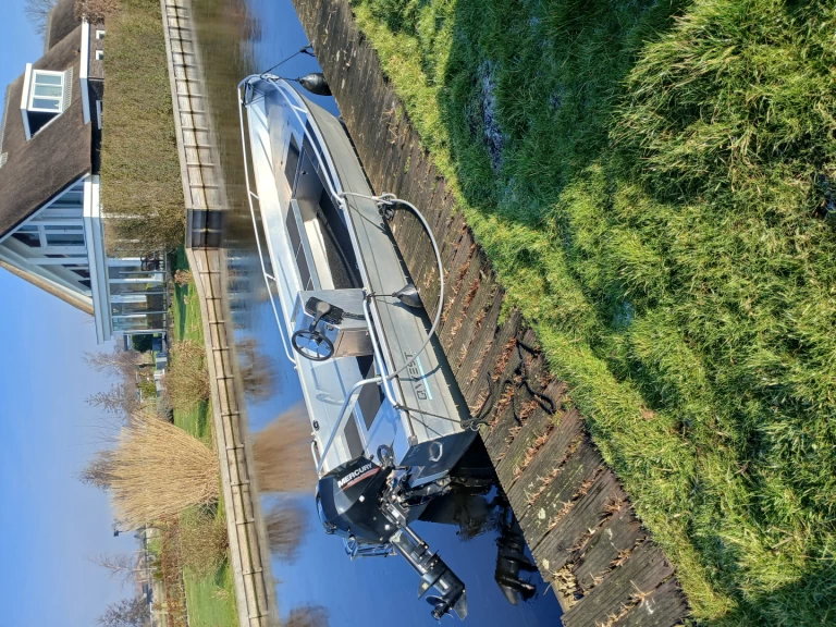 Wynajmij qwest r500 w Vinkeveen