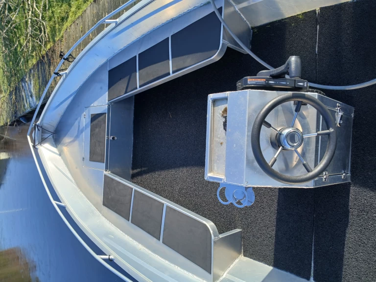 Wynajem łodzi qwest r500 w Vinkeveen na SamBoat 