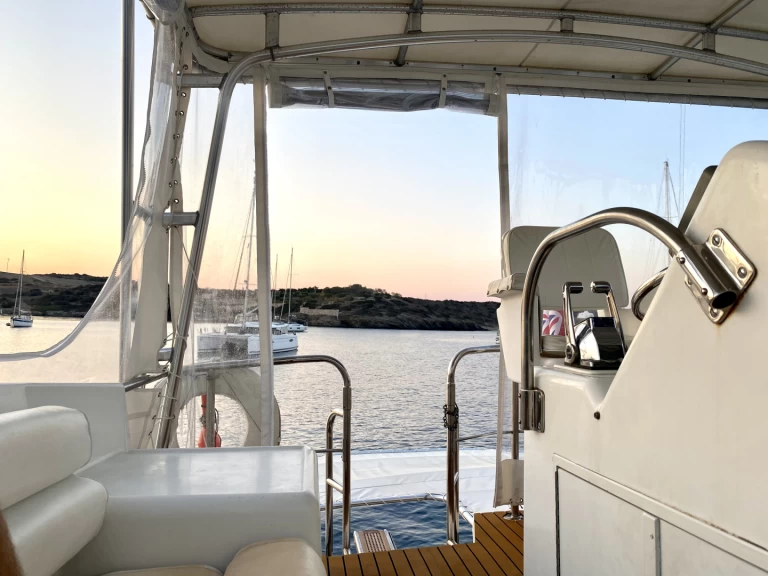 Wynajem w Elliniko-  Hatteras 50 Convertible na SamBoat