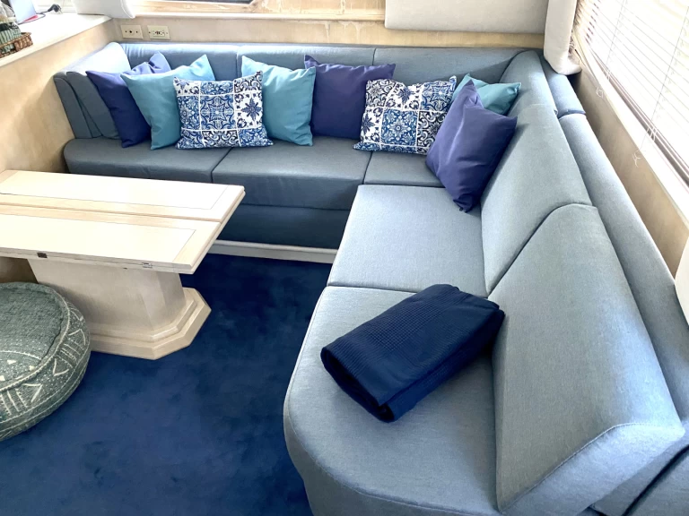 Wynajem łodzi Elliniko tanio Hatteras 50 Convertible