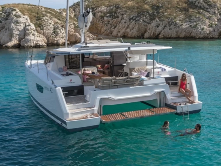 Wynajem Katamaran w Cogolin - Fountaine Pajot Astrea 42