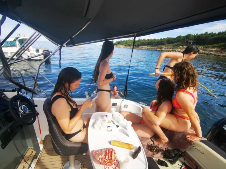 Wynajmij B2 Marine Ws 702 w Vieux Port Golfe-Juan