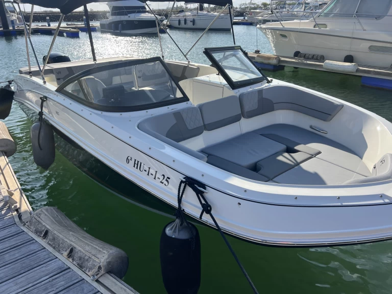 Wynajem łodzi Bayliner VR6 OB w Ayamonte na SamBoat 
